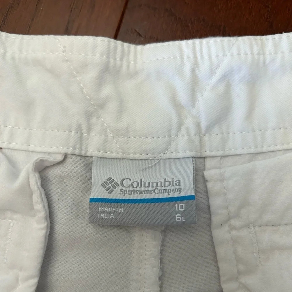 Columbia Women's Sun Protection Shorts Size 10 White with Gray & Yellow … - Picture 3 of 13